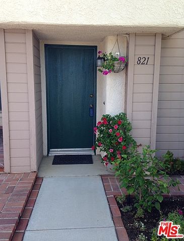1st image of 821 N Via Colinas