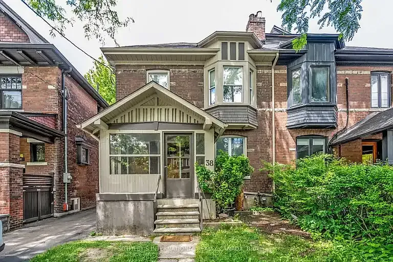 38 Browning Ave #2 — Photo 4