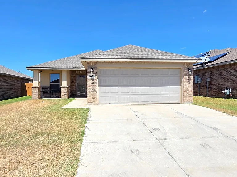 1025 Pine Leaf Pl — Photo 2