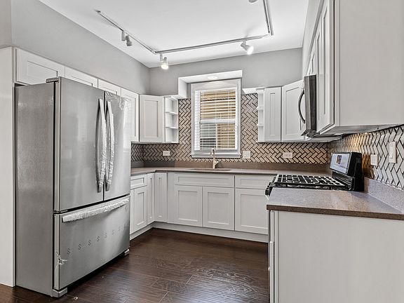 4th image of 2222 N 73rd Ave