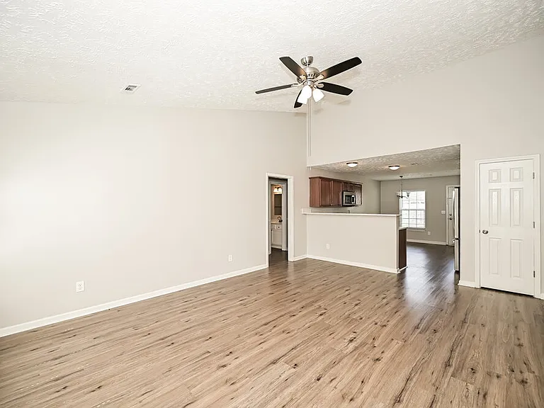 4002 Deer Run Trce — Photo 3