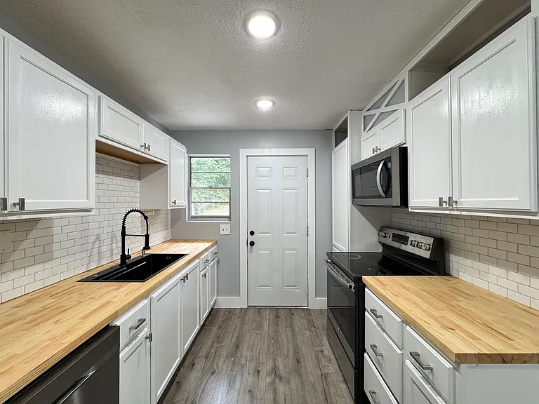 1524 Hagan Dr — Photo 10