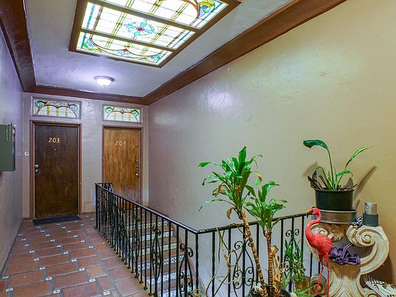 2nd image of 752 N Van Ness Ave