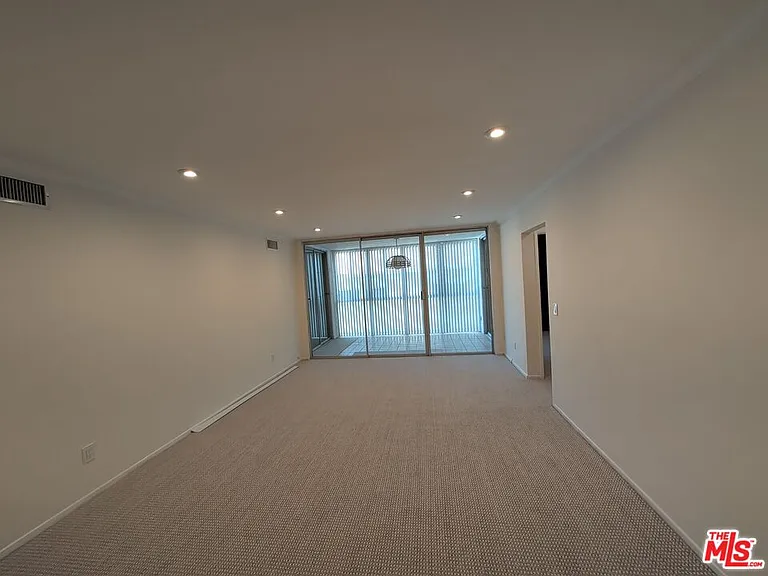 415 Montana Ave #203 — Photo 23