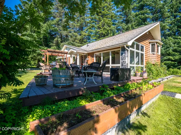 2404 Birch St, Seward, AK 99664