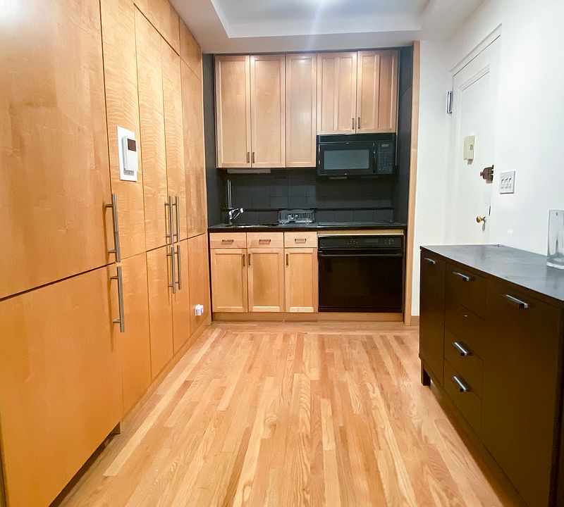 1st image of 225 E 47th St #3R