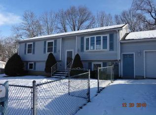 6 Summit St, Johnston, RI 02919
