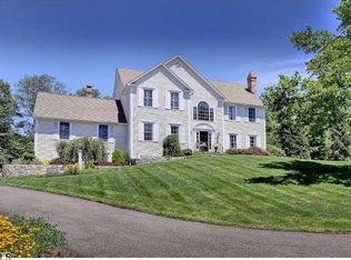 9 Vail Ct, Trumbull, CT 06611