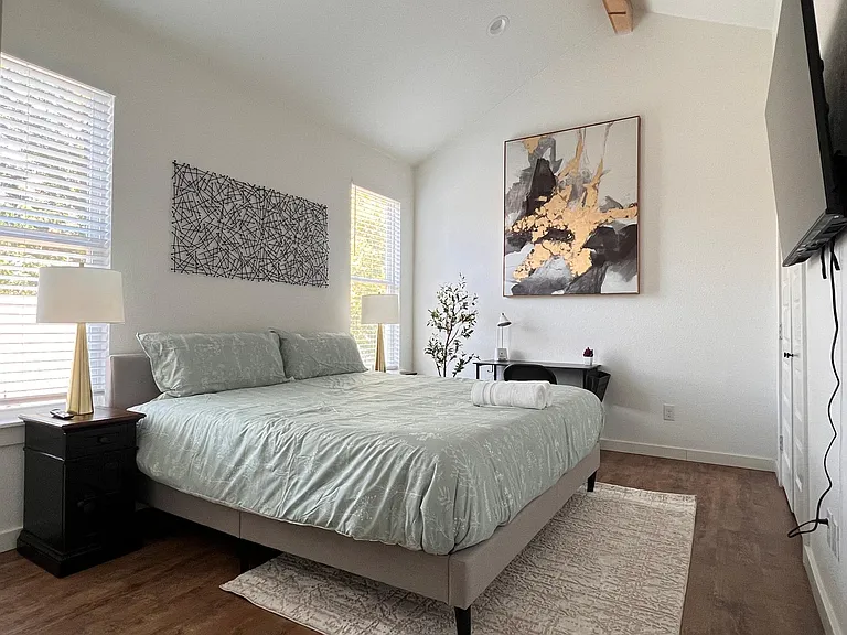 3815 Hamilton Ave — Photo 16