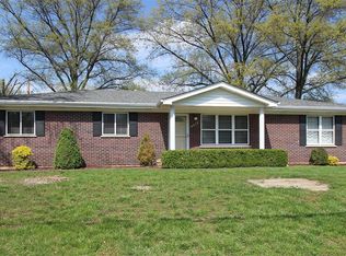 4619 Mattis Rd, Saint Louis, MO 63128