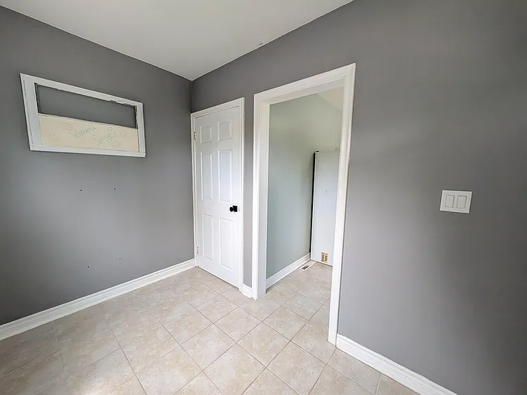 6332 Sherwood Rd — Photo 12