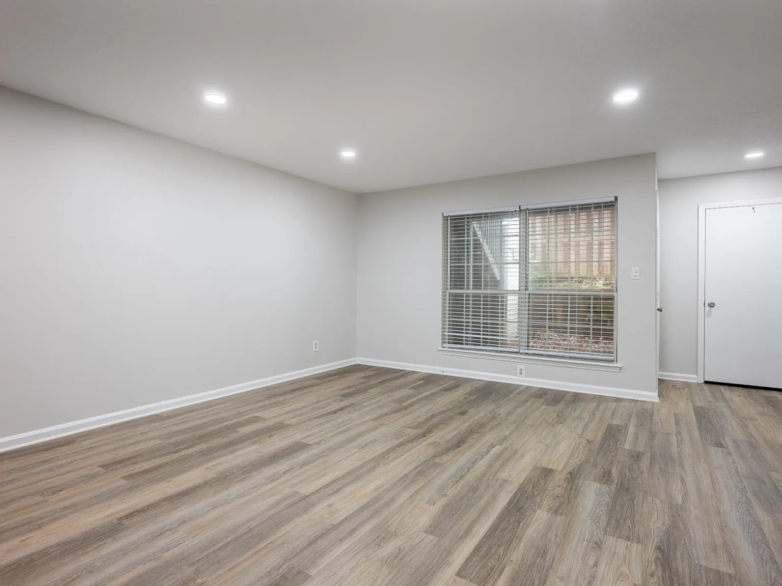 The Hedges Apartment Homes — Photo 4