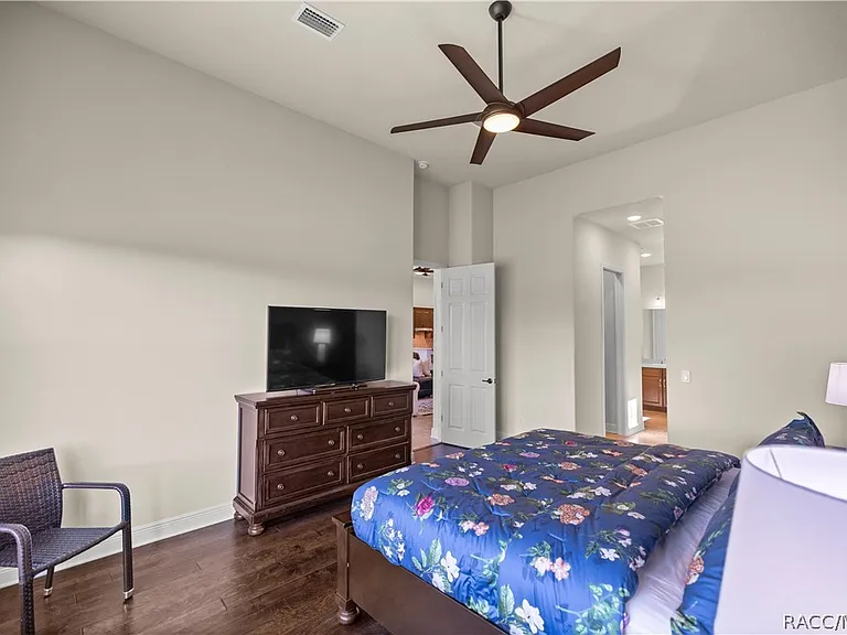 1335 W Greenmeadow Path — Photo 43