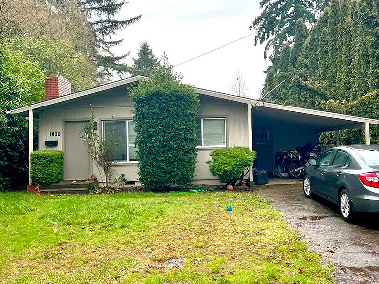 1800 NW Grant Ave — Photo 1