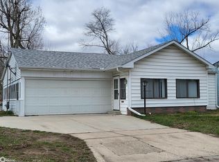 1007 Finkle Ave, Marshalltown, IA 50158