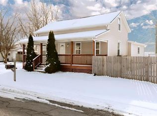 140 W Bond St, Worden, IL 62097