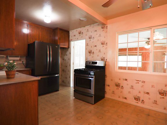 5th image of 14722 Hutchcroft St