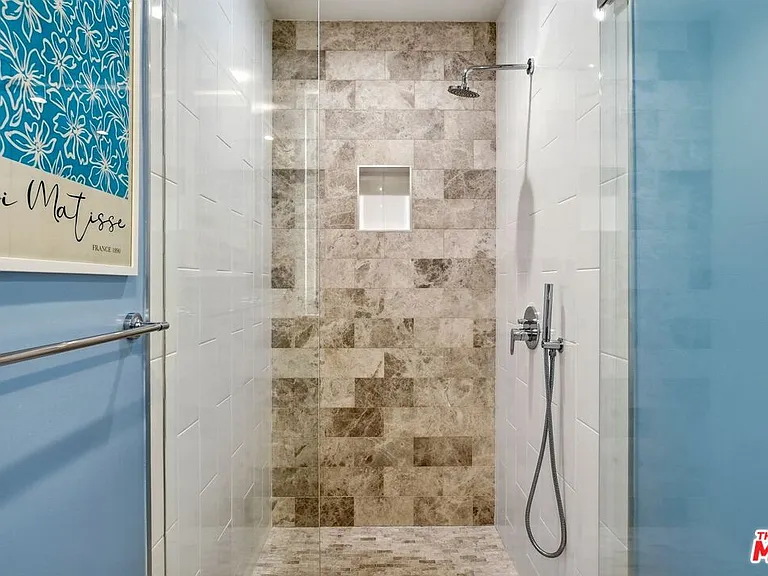 1041 N Spaulding Ave #203 — Photo 31