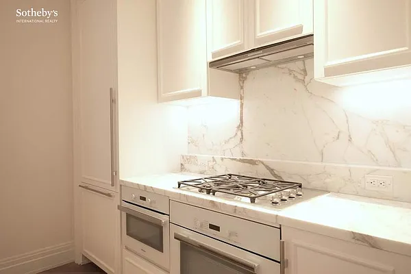 Rented by Sotheby's International Realty | media 41