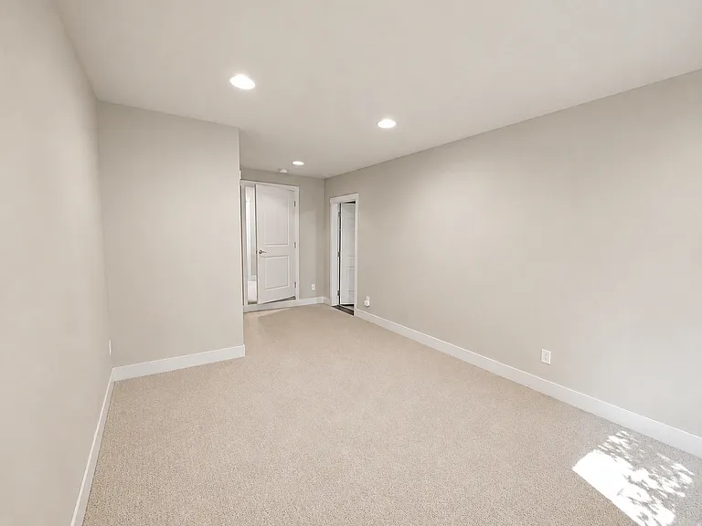 1821 NW Iowa Ave — Photo 29