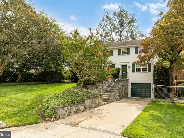 6210 Winston Dr, Bethesda, MD 20817