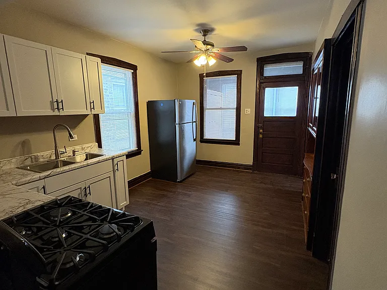 2939 W Pershing Rd #2 — Photo 3