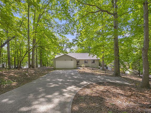 2nd image of 1312 S Arrowhead Dr