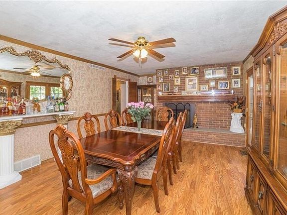 3rd image of 8518 Brookridge Dr