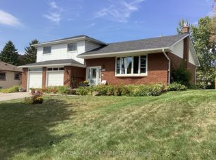 1049 Elgin St, Newmarket, ON L3Y3C3