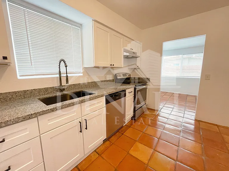 1404 W Fresno St #1 — Photo 7