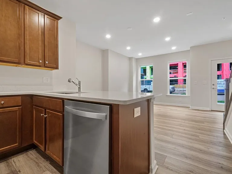 8 Jessica Ln #12103 — Photo 8