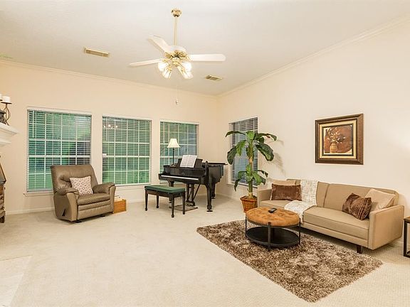 4th image of 1804 Lakeside Ln