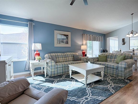 3rd image of 752 Bartlet Ln