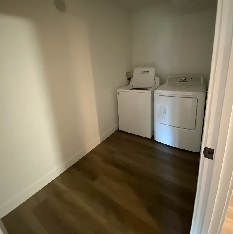 2 bed, 1000 sqft, $1,100 — Photo 3