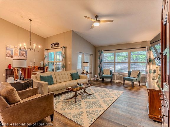 4th image of 220 Longview Rd