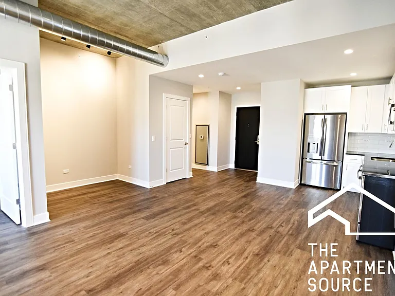 3853 N Broadway St #7 — Photo 8