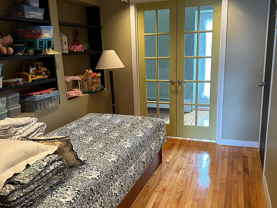 Many tenants have used the second bedroom as a study or home office due to size