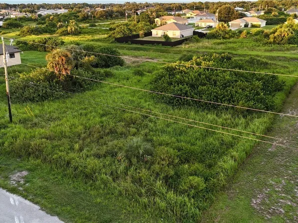 425 Pickford Ave, Lehigh Acres, FL 33974