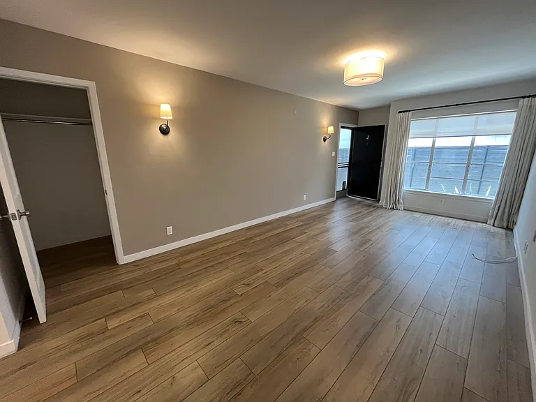 419 S Rexford Dr #2 — Photo 8