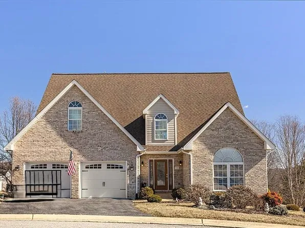 102 Shawn Cir, Staunton, VA 24401