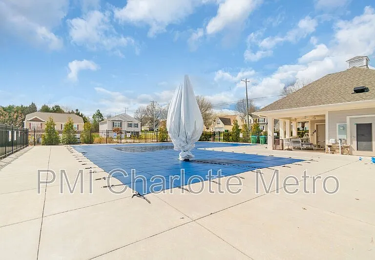 8019 Rowling Dr — Photo 19