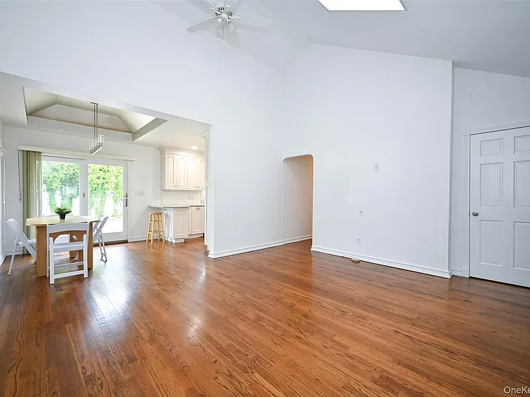 5 Cheshire Ave — Photo 4