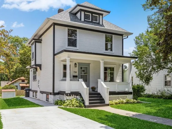 738 Oakland Ave, Iowa City, IA 52240