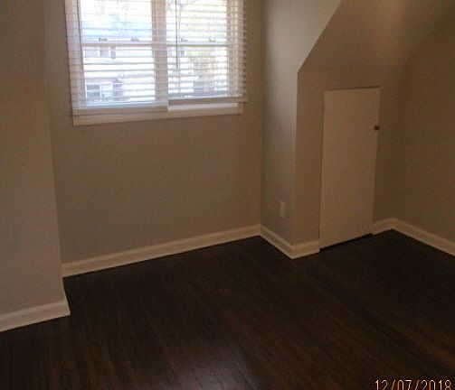 5th image of 977 Country Club Dr