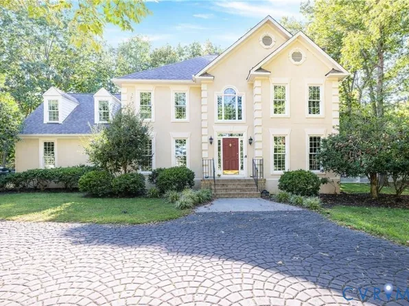 305 Redbird Dr, Chester, VA 23836