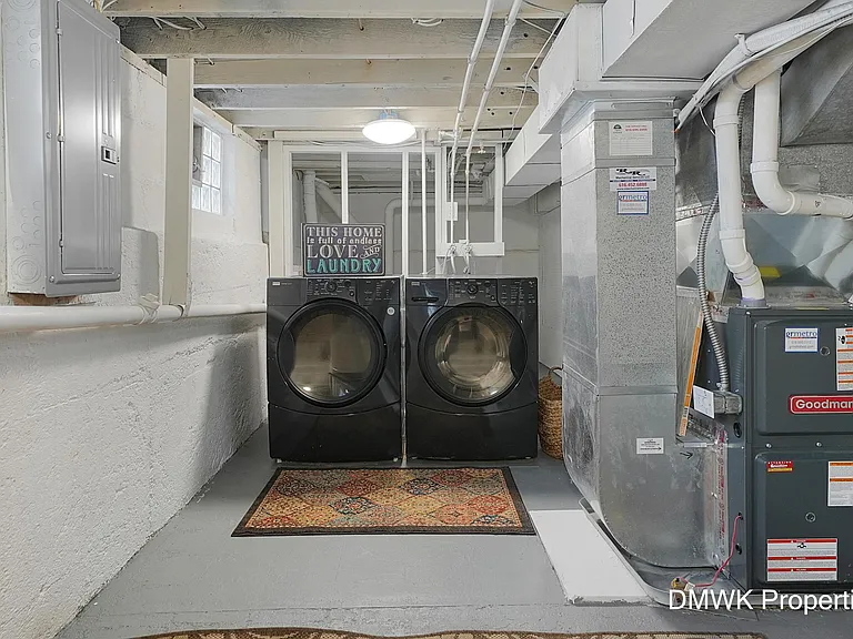 Lower Level - Washer/Dryer