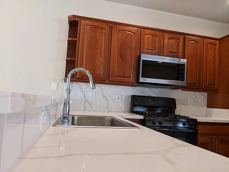 8102 Base Camp Ave — Photo 6