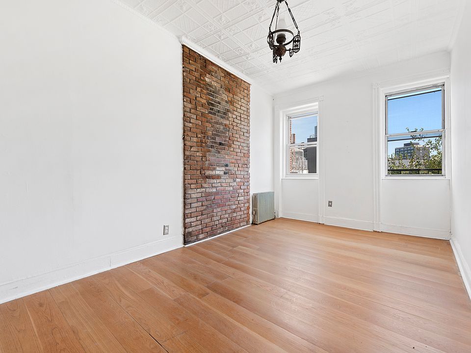 1st image of 47-09 Vernon Blvd #3R