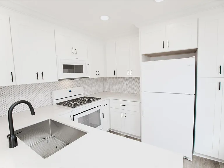 13103 Pollard Dr — Photo 4