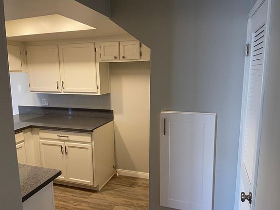 5th image of 908 E Harvard St APT 6